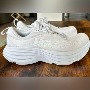 Women’s Hoka Bondi 8 Size 9 -color white/white